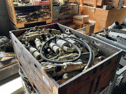 Diverse Hydraulikzylinder